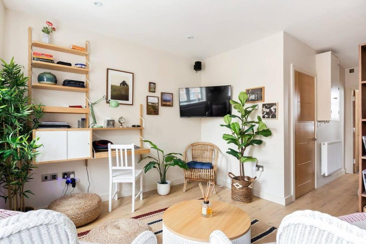 Large Luxury Studio In Heart Of Richmond ريتشموند المظهر الخارجي الصورة