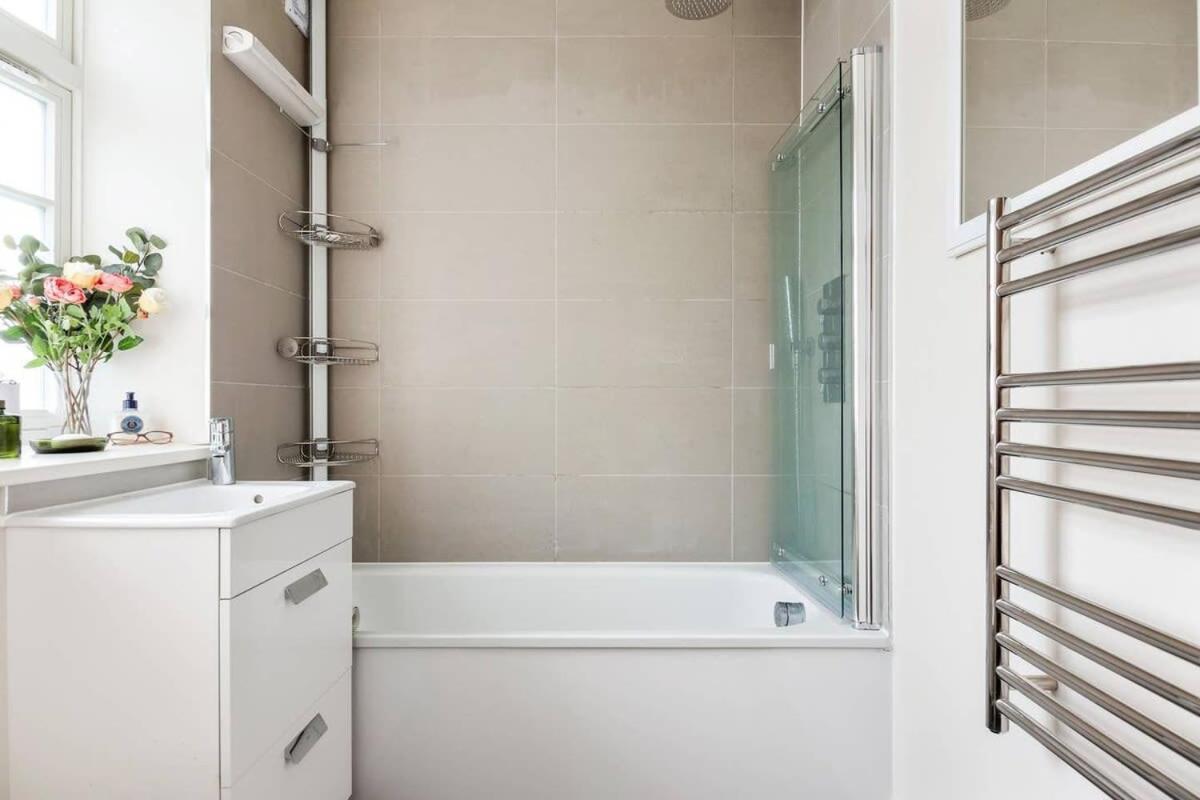 Large Luxury Studio In Heart Of Richmond ريتشموند المظهر الخارجي الصورة